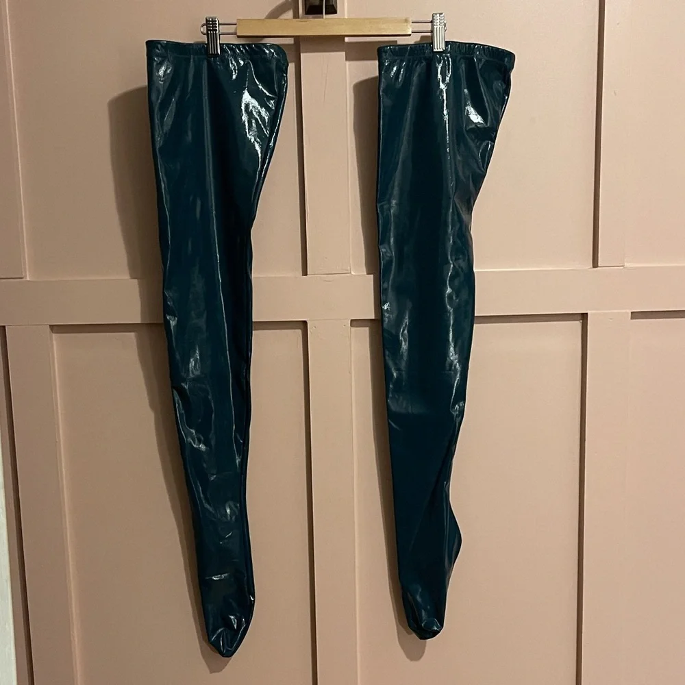 THIKKER THIGH HIGH VINYL STOCKINGS- Hunter Green - Picture 2 of 2